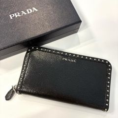 美品⭐️激レア PRADAプラダ スタッズ 財布 ラウンドファスナー