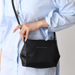 MM6 MAISON MARGIELA エムエムシックス メゾン マルジェラ ショルダー バッグ ジャパニーズ フォルデッド SB5ZH0032 P8805 レディース ユニセックス ブラック カーフレザー ショルダーストラップ 調節可能 ジッパー開閉のサムネイル