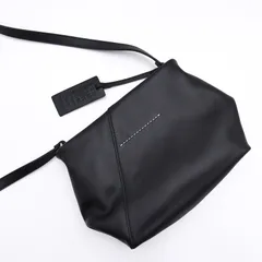MM6 MAISON MARGIELA エムエムシックス メゾン マルジェラ ショルダーバッグ バッグ ジャパニーズ フォルデッド SB5ZH0032 P8805 メンズ ユニセックス ブラック カーフレザーショルダーストラップ 調節可能 ジッパー開閉のサムネイル