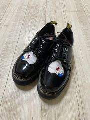 未*活様 Dr.Martens ハローキティコラボ コラボローファー 革靴 - メルカリ
