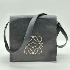 LOEWE ロエベ アナグラム スタッズレザー 斜めがけショルダーバッグ