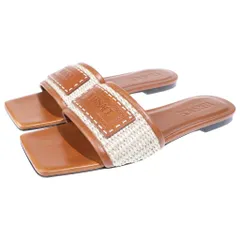 VERSACE (ヴェルサーチ) Theia Raffia Flats Sandals スクエアトゥ レザーサンダル レディース ブラウンのサムネイル