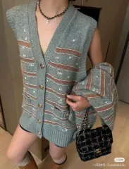 700-> 350万 CHANEL シャネル カシミア キャシミア ベスト BEST ベスト 新品商品のサムネイル