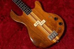希少】momose製 Bass Collection JZ Series - メルカリ
