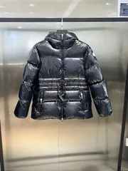 MONCLERモンクレール 黑い女性用短いダウンジャケットのサムネイル
