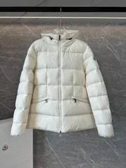 MONCLERモンクレール ミルクホワイト avoceショートレディースのサムネイル