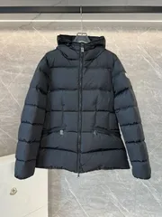 MONCLERモンクレール 黑 avoceショートレディースのサムネイル