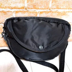(超美品)POTER(ポーター)ショルダーバッグ ナイロン ブラック タンカー ハーフムーンのサムネイル