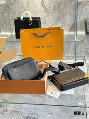 今日特価！LV 男士用 三合一 ?武士スタイル Trio ポストマンバッグ 全国送料無料（一部除く）のサムネイル