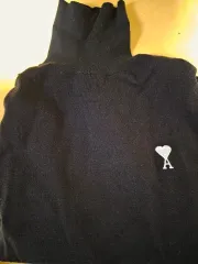 アミ ハイネックTシャツのサムネイル