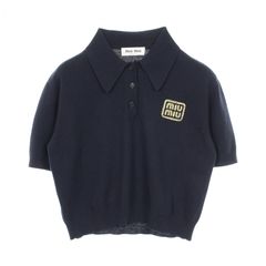 国内直営店購入品　miumiuミュウミュウ2024 新作 ロゴ入り ポロシャツ miumiu 2024/25 ウォニョン着 半袖 コットン ポロシャツ - メルカリ