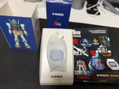 G-SHOCK Gショック x ガンダム DW-5600GM26-7DR + シールパックのサムネイル