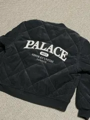 当日発送 PALACE パレス キルティングジャケット ブラック M (100-105)のサムネイル