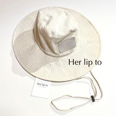 kS52 新品 Herlipto ハット 帽子 ロゴ プレート タグ ベージュ ハーリップトゥ Her lip to 定価7,480円