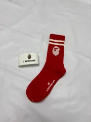 A BATHING APE アベイシングエイプ サル ロゴ レッド ソックス 靴下のサムネイル