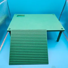 カメの快適な浮島 ミスルトーグリーン、天板(22.5cm x 15cm) スロープ(13.5cm x 13cm) 脚(直軽1cmx高7cm)のサムネイル