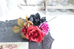 赤薔薇 黒ダリア ゴールド紫陽花 カーネーション ブーケ髪飾り フラメンコ フローレス ダンス 和装のサムネイル