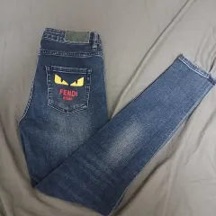 イタリア製 フェンディ モンスター アイズ刺繍 スキニーデニム ズボンのサムネイル