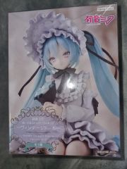 初音ミクフィギュア 桜ミク クロミ ヴィンテージドール ガンダム