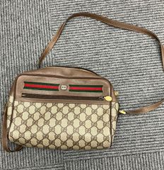ゆ*♪様 GUCCI ショルダー バッグ ⚠︎ストラップ片方だけ取れています
