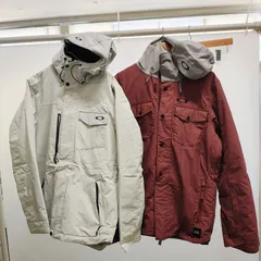 OAKLEY オークリー スノーボードウェア ジャケット 2着セット Sサイズ テラコッタ ホワイト まとめ売り ウインタースポーツ 中古品【TE0719】のサムネイル