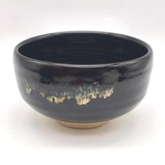 極美 窯変天目 抹茶碗 漆黒藍彩 渦高台 陶印有 桐箱付 茶道具 抹茶茶碗
