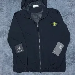 新品級/L STONE ISLAND ストーンアイランド スキンタッチ ウィンドブレーカー ブラックのサムネイル