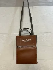 Acne Studios ベイカー アウト ショルダーバッグのサムネイル
