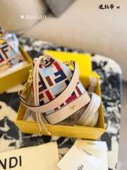美品★ 良品 レディース FENDI フェンディ ショルダーバッグのサムネイル