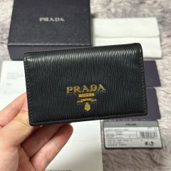 PRADA 二つ折り財布 ICチップ(RFID)搭載 - メルカリ