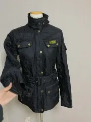 BARBOUR インターナショナル キルティングジャケット UK8 34サイズのサムネイル