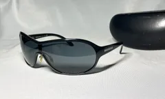 希少 PRADA プラダ ブランドロゴ文字 ブラック&シルバーメタリック サングラス 黒 男女兼用 ユニセックス ケースありのサムネイル