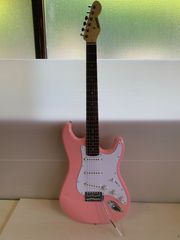 エレキギター ピンク photogenic フェルナンデス ストラトキャスター
