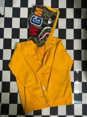 A BATHING APE シャークパーカー イエローカモ - メルカリ