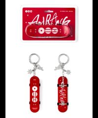 【kirichan 】BTS アリラン ミニ巾着＆グテ お菓子キーリング BTS アリラン Mini Skateboard Keyring 赤 - メルカリ