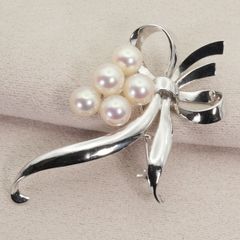 完売品☆ミキモト☆MIKIMOTO☆パール5珠　シルバー　花束ブローチ MIKIMOTO ミキモト 真珠 パール ブローチ 5珠 シルバー 花束 - メルカリ