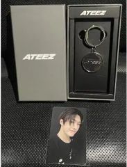 YUNHO ユノ トレカ ATEEZ アチズ 8ROOM キーリング ペンダント - メルカリ