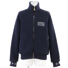【美品】LOUIS VUITTON ルイ・ヴィトン フリースボアブルゾン サイズ S メンズ 2025AW ロゴ レザーパッチ LV ゴールドプル モノグラムフラワーリブ ジップアップ アウター ネイビー 紺 イタリア製 RM252MQ TDK HSY42Wのサムネイル