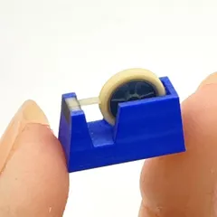 ミニチュア　テープカッター　ドールハウスに　フィギュア　1/64より大　完成品　文房具　ミニチュアイメージのサムネイル