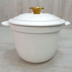 LE CREUSET 両手鍋 ココット ベージュ インナーリッド付き - メルカリ