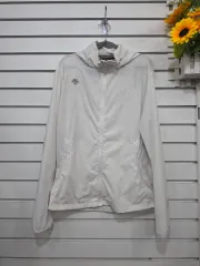 #レディース ファッション DESCENTE ウィンドブレーカー アウターのサムネイル