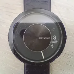ISSEY MIYAKE VUE 腕時計 VJ20-0080 イヴ・ベアール ブラック クォーツ レザーベルト イッセイミヤケ 日本製 メンズ ファッションのサムネイル