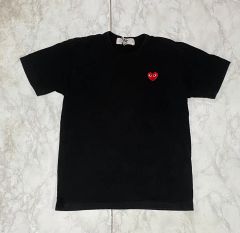 プレイコムデギャルソン 半袖Tシャツ 黒 赤ハート刺繍 - メルカリ