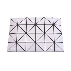 美品 BAOBAO ISSEY MIYAKE バオバオ イッセイミヤケ LUCENT ルーセント クラッチバッグ ポーチ BB93-AG055 ホワイト系 サイズ G00045のサムネイル