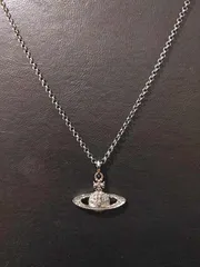 【未使用・新品】Vivienne Westwood（ヴィヴィアンウエストウッド）インポート MINI BAS RELIEF PENDANT BLACK ネックレス オーブネックレス NANA バスレリーフのサムネイル