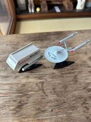 スタートレック 宇宙船 2機セット LED搭載のサムネイル
