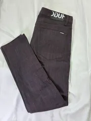 HUGO BOSS（ヒューゴボス）のモード・ストリートライン「HUGO（ヒューゴ）」のメンズ スリムストレッチカラーデニムパンツ（ジーンズ）ウエスト：88cm相当のサムネイル