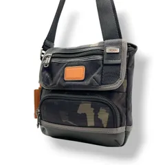 【美品】トゥミ TUMI ALPHA BRAVO ショルダーバッグ クロスボディ 迷彩 カモ柄 メンズ レディース 人気 定番 ビジネス カジュアル 通勤 通学 大容量 多機能 高耐久 旅行 シンプル 高級感 ブランド 上品 鞄 カバン 希少 S91のサムネイル