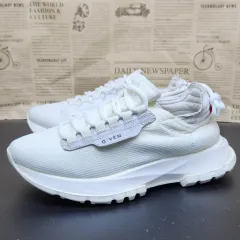 Givenchy スペクターランナー 白 スニーカー 245のサムネイル