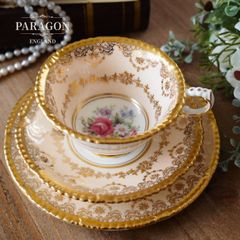 英国パラゴンPARAGON イマリ柄が美しいトリオ カップ＆ソーサー - メルカリ